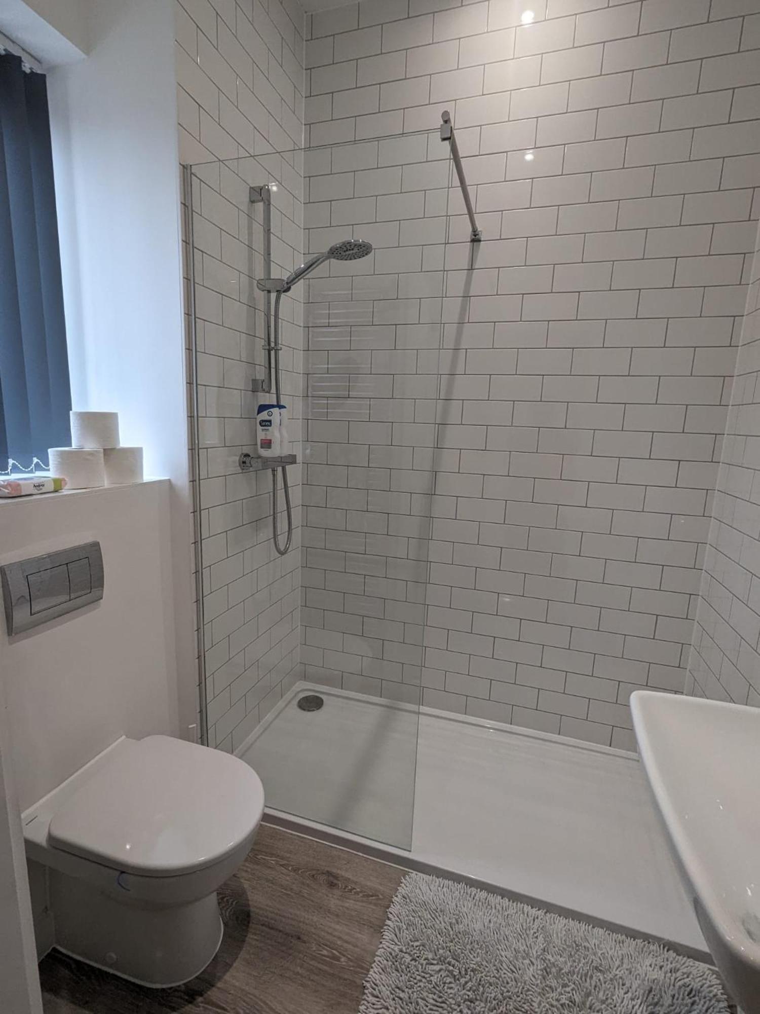 Contemporary Double Ensuite Room Birmingam Exterior foto